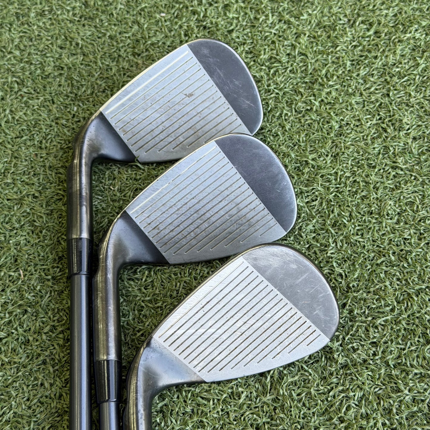 PING G710 Golf Iron Set / 5-PW + SW / Regular Flex Graphite Shafts