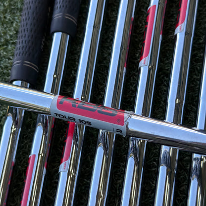 Wilson Staff D7 Iron Set / 5-PW+GW+SW / Regular Flex - Pre Owned Golf 