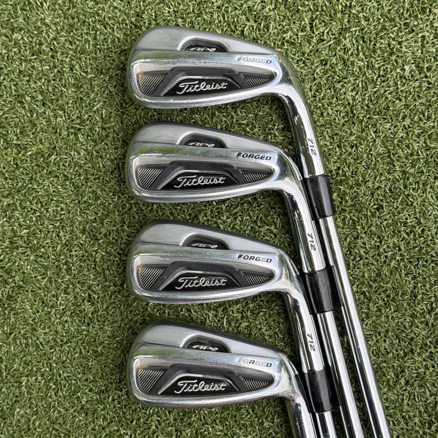 Titleist AP2 (712) Golf Iron Set / 4-PW+W / Stiff Flex