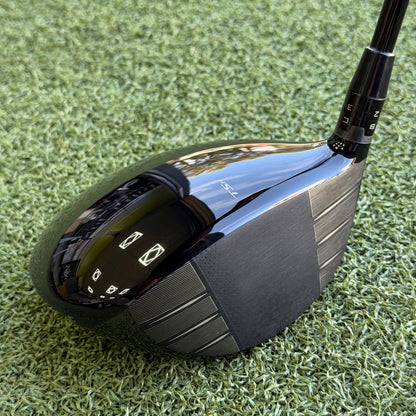 Titleist TSR4 Golf Driver / 9 Degree / X-Stiff Flex