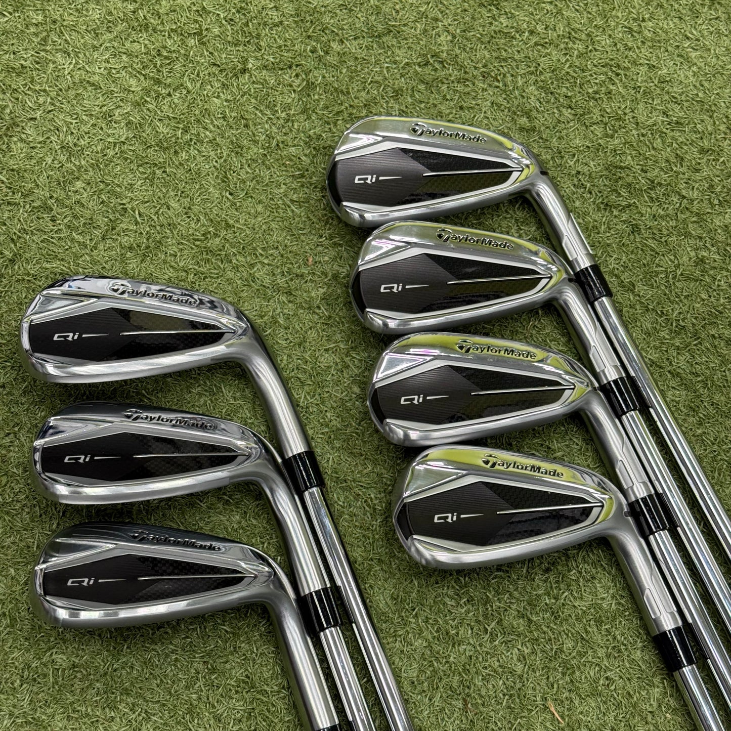 TaylorMade Qi Iron Set / 5-AW / Stiff Flex