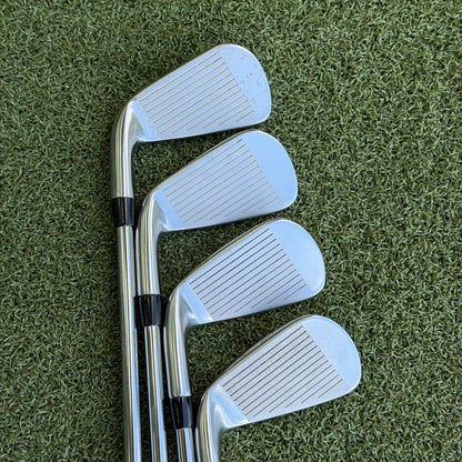 Titleist 718 AP3 Golf Iron Set / 4-PW / Regular Flex