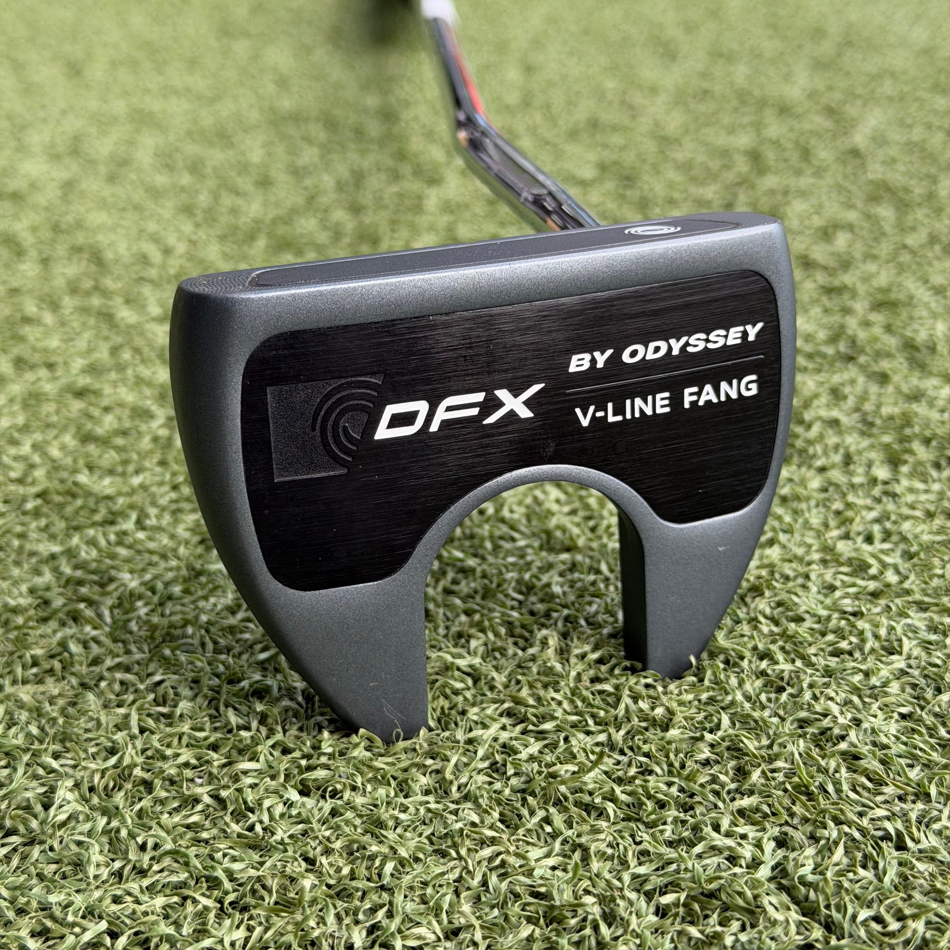 Odyssey DFX V-Line Fang (2025) Golf Putter / 34 Inch - Pre Owned Golf 