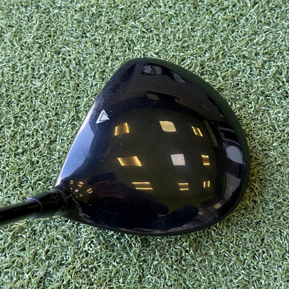 Titleist 915 D2 Golf Driver / 9.5 Degree / Stiff Flex