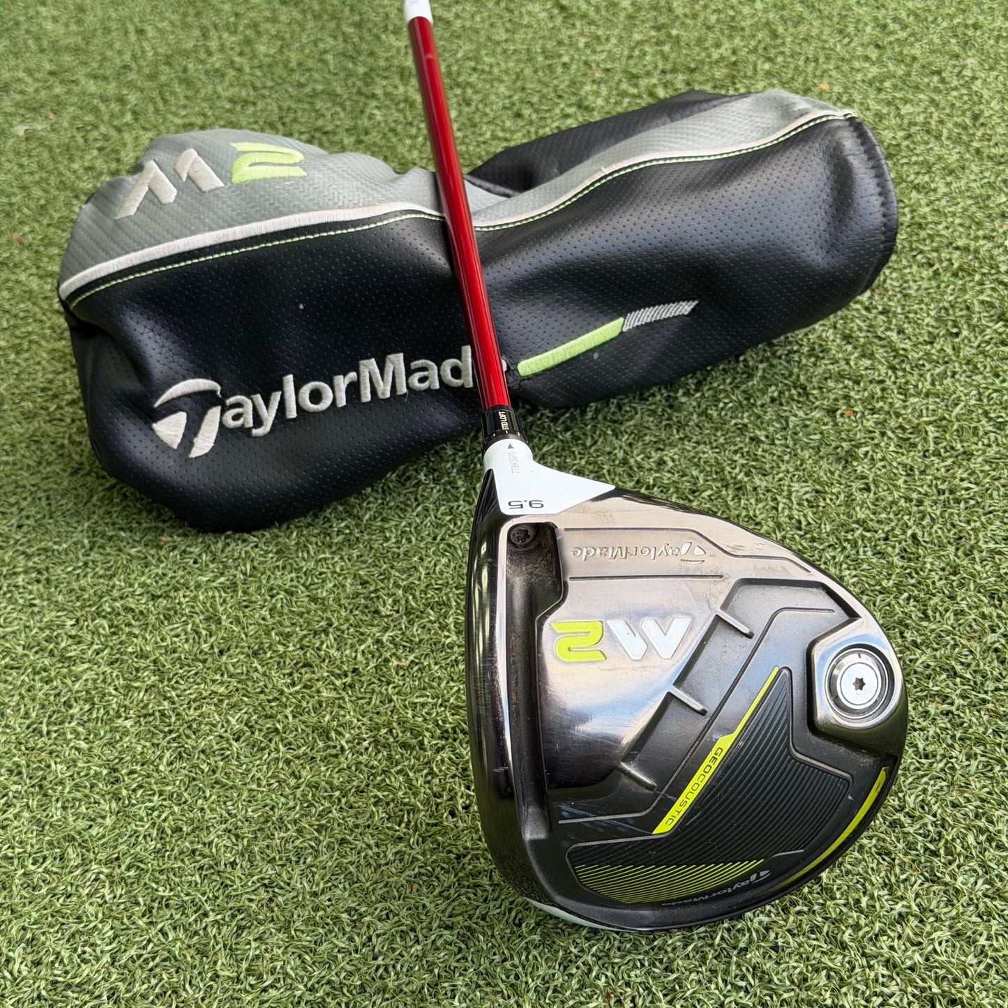 TaylorMade M2 (2017) Golf Driver / 9.5 Degree / Regular Flex Ventus 5-R