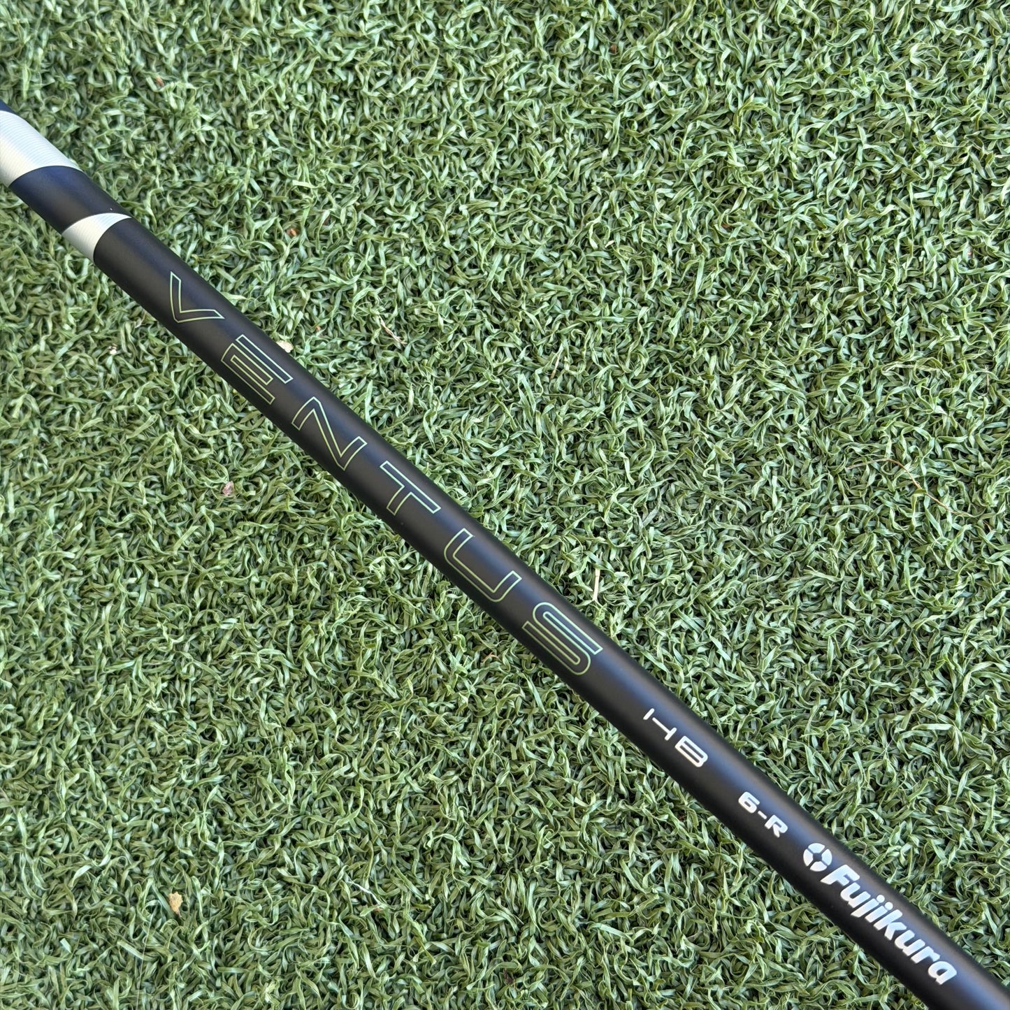 TaylorMade Qi35 #4 Hybrid / 22 Degree / Regular Flex / Left Handed