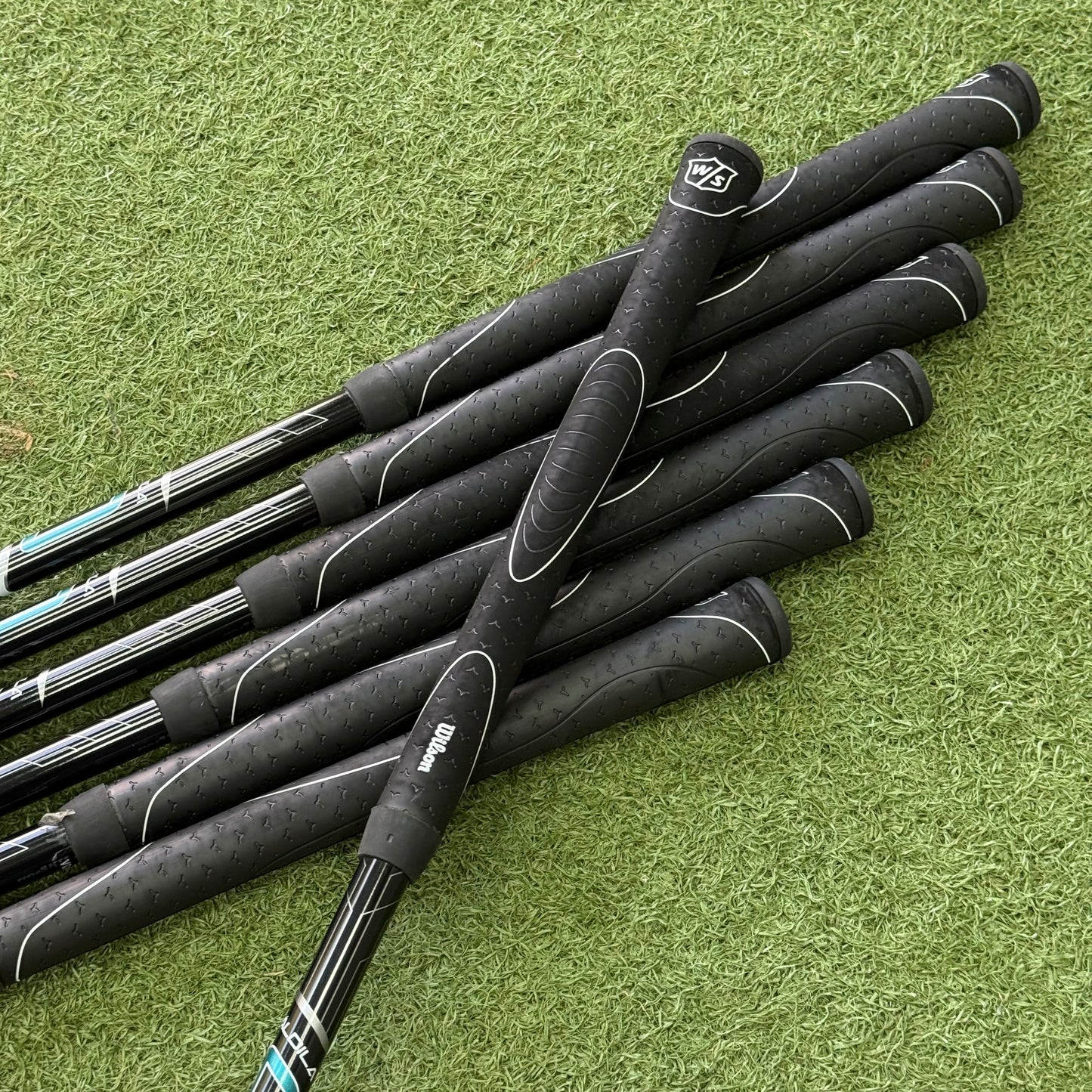 Wilson Staff D9 Iron Set / 5-PW+SW / Ladies Flex