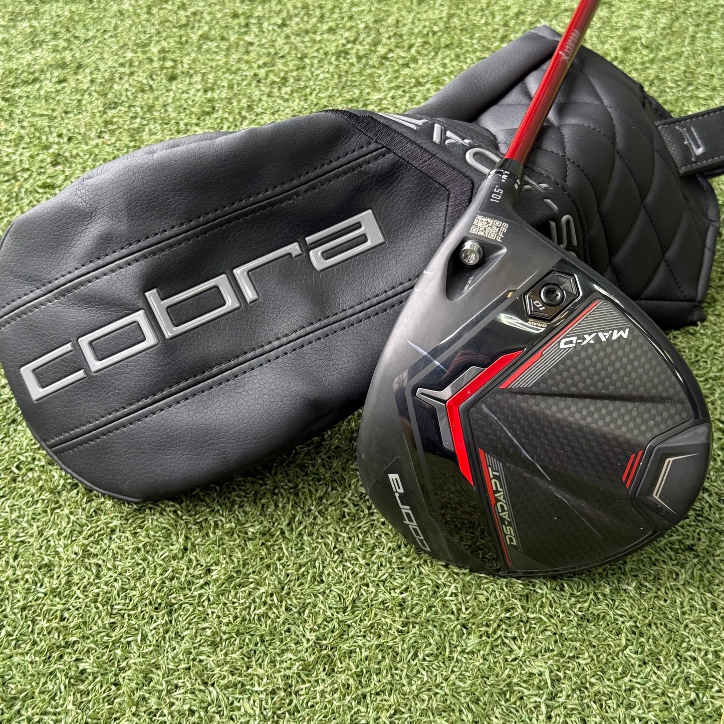 Cobra DS-Adapt Max-D Golf Driver / 10.5 Degree / Regular Flex
