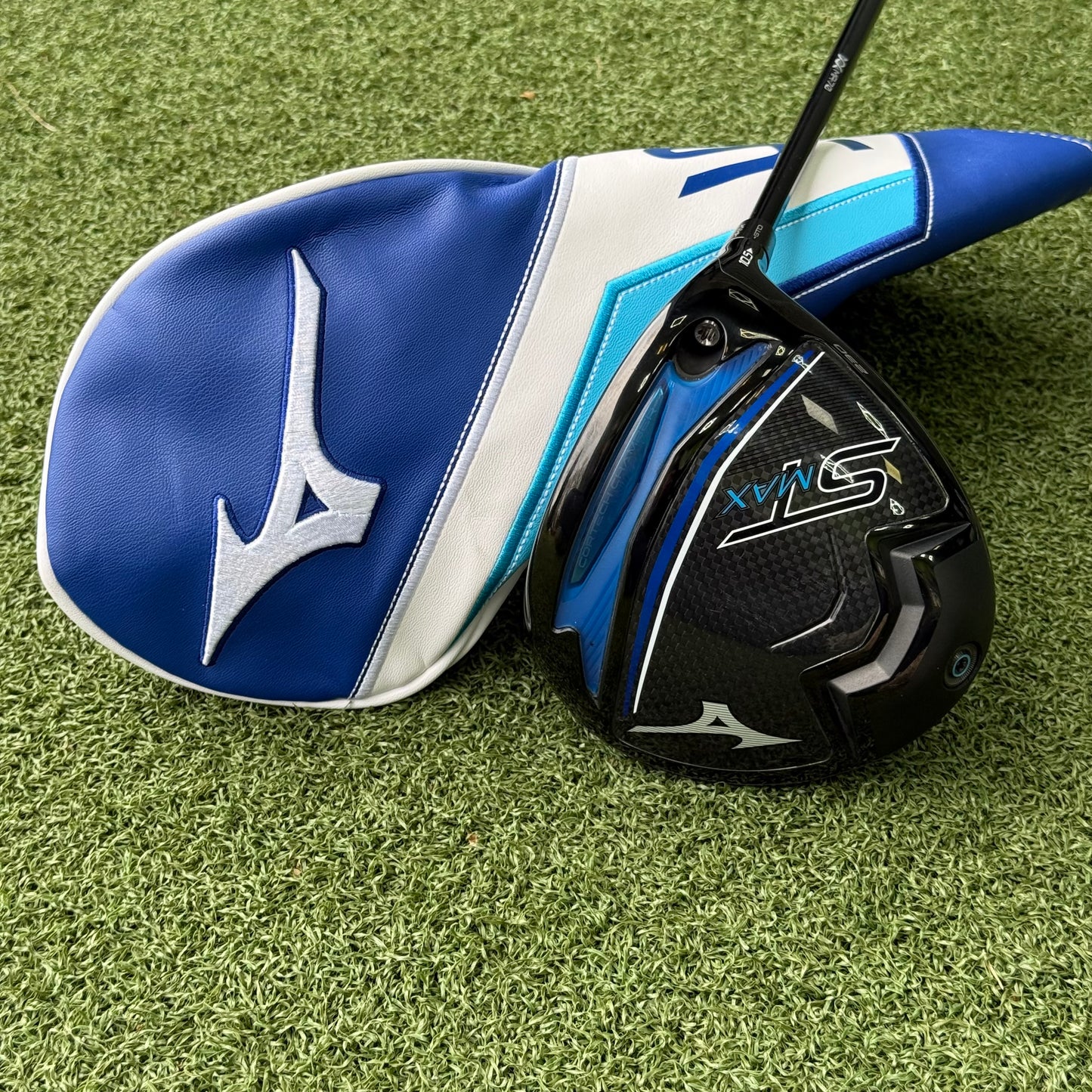 Mizuno ST-Max 230 Golf Driver / 10.5 Degree / Regular Flex