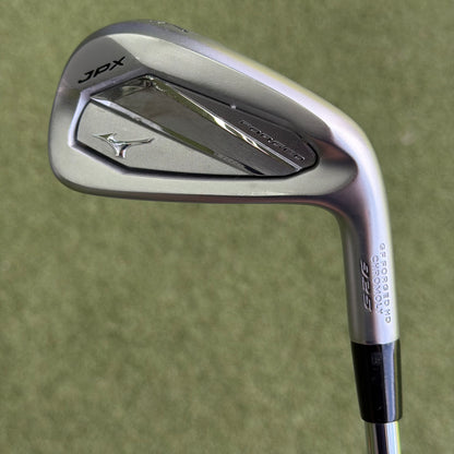 Mizuno JPX 925 Forged #4 Iron / 21 Degree / Regular Flex - Pre Owned Golf 