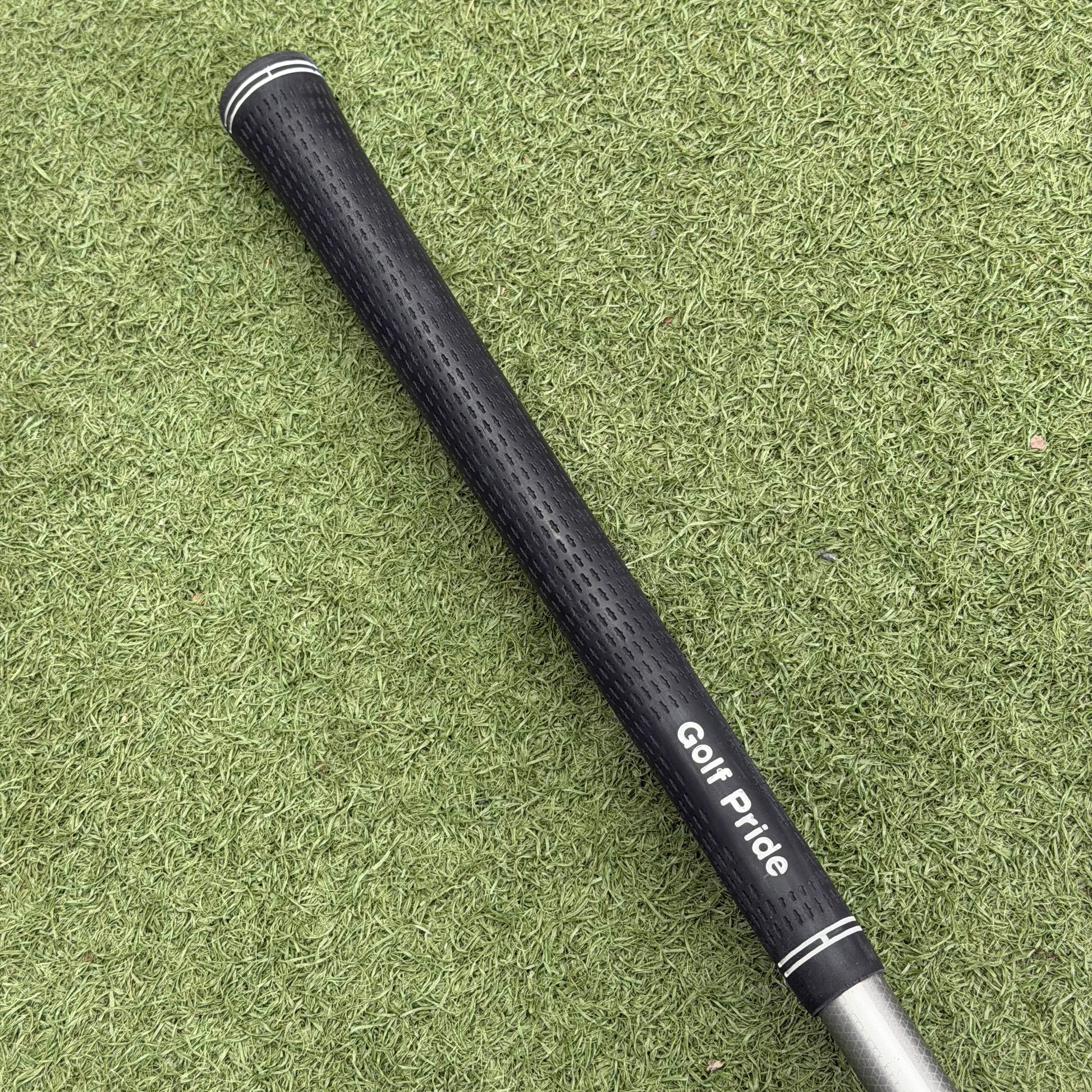 Titleist 915D2 Golf Driver / 9.5 Degree / Senior Flex - Pre Owned Golf 