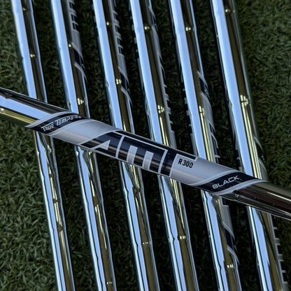 Titleist 718 AP3 Golf Iron Set / 4-PW / Regular Flex