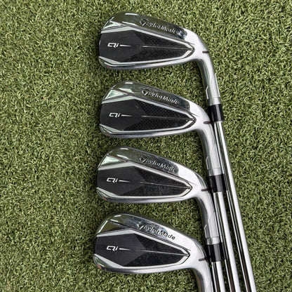 TaylorMade Qi Golf Iron Set / 5-PW + AW / Regular Flex - Pre Owned Golf 