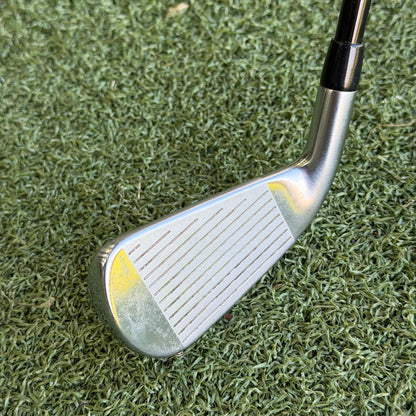 Titleist U505 #2 Utility Iron / 18 Degree / Stiff Flex