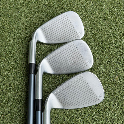 PING G425 Golf Iron Set / 4-PW / Graphite Regular Flex - Pre Owned Golf 