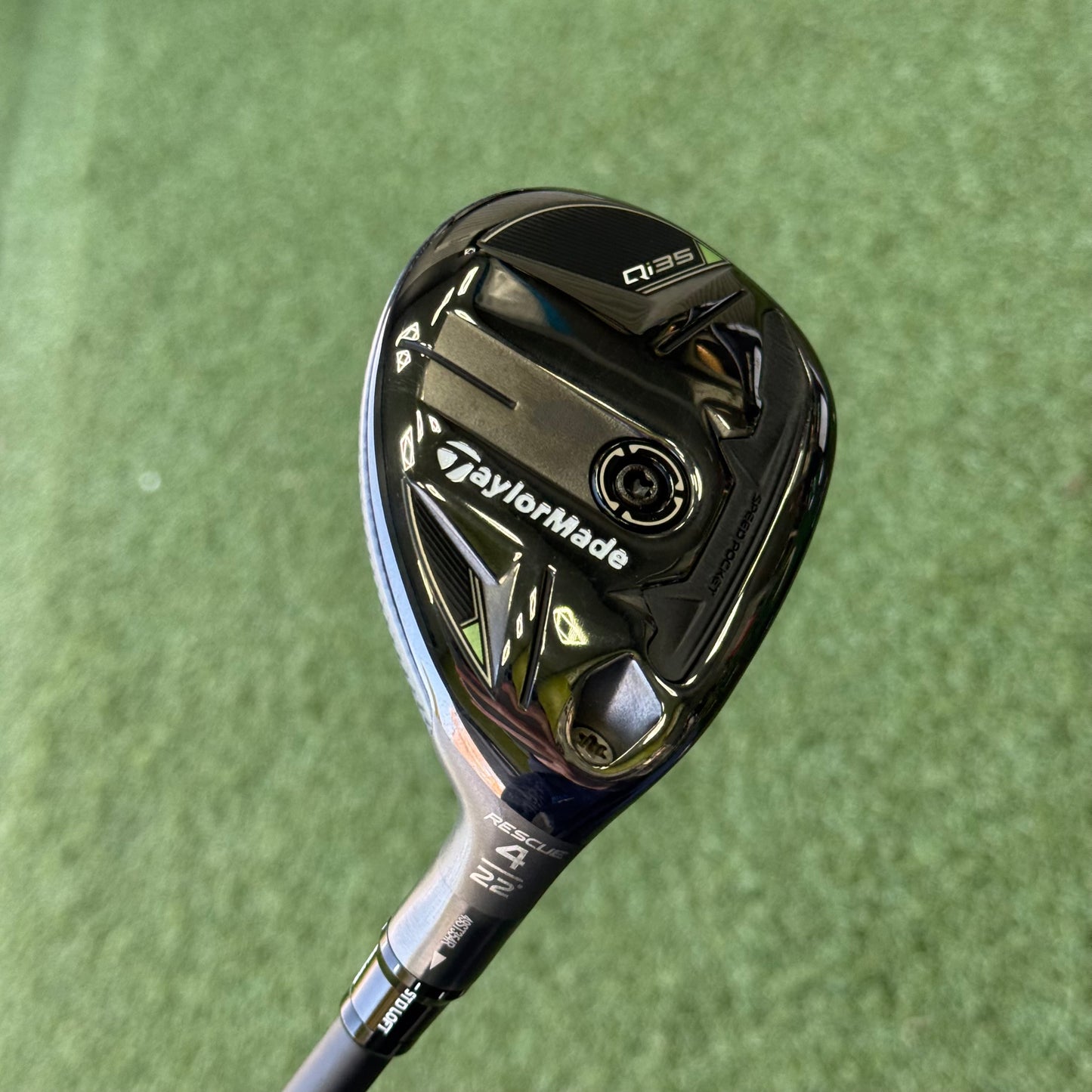 TaylorMade Qi35 #4 Hybrid / 22 Degree / Regular Flex
