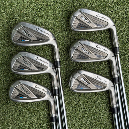 TaylorMade SIM2 Max Golf Iron Set / 5-PW / Stiff Flex