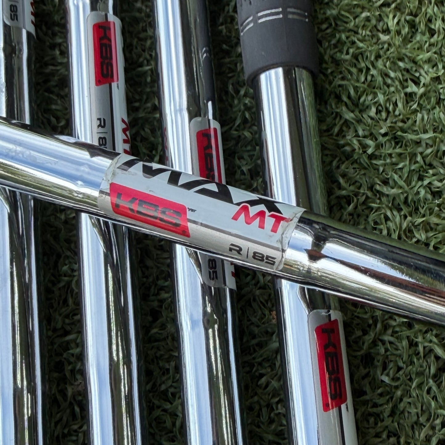 TaylorMade Qi HL Golf Iron Set / 5-PW / Regular Flex