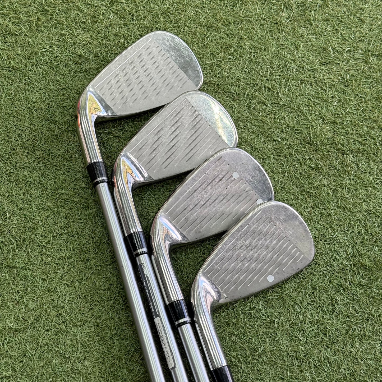 Wilson Staff D9 Iron Set / 5-PW+SW / Ladies Flex