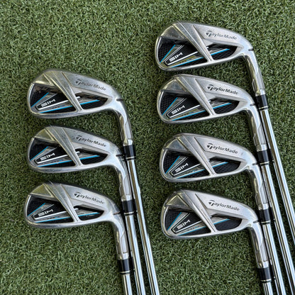 TaylorMade SIM Max Golf Iron Set / 4-PW / Regular Flex