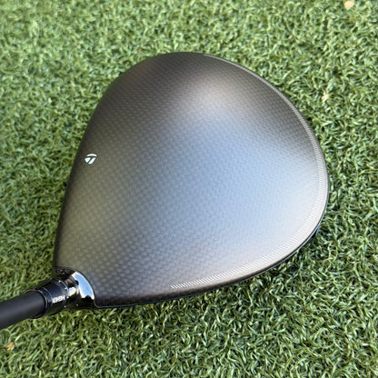 TaylorMade Qi4D Golf Driver / 10.5 Degree / Regular Flex REAX 50