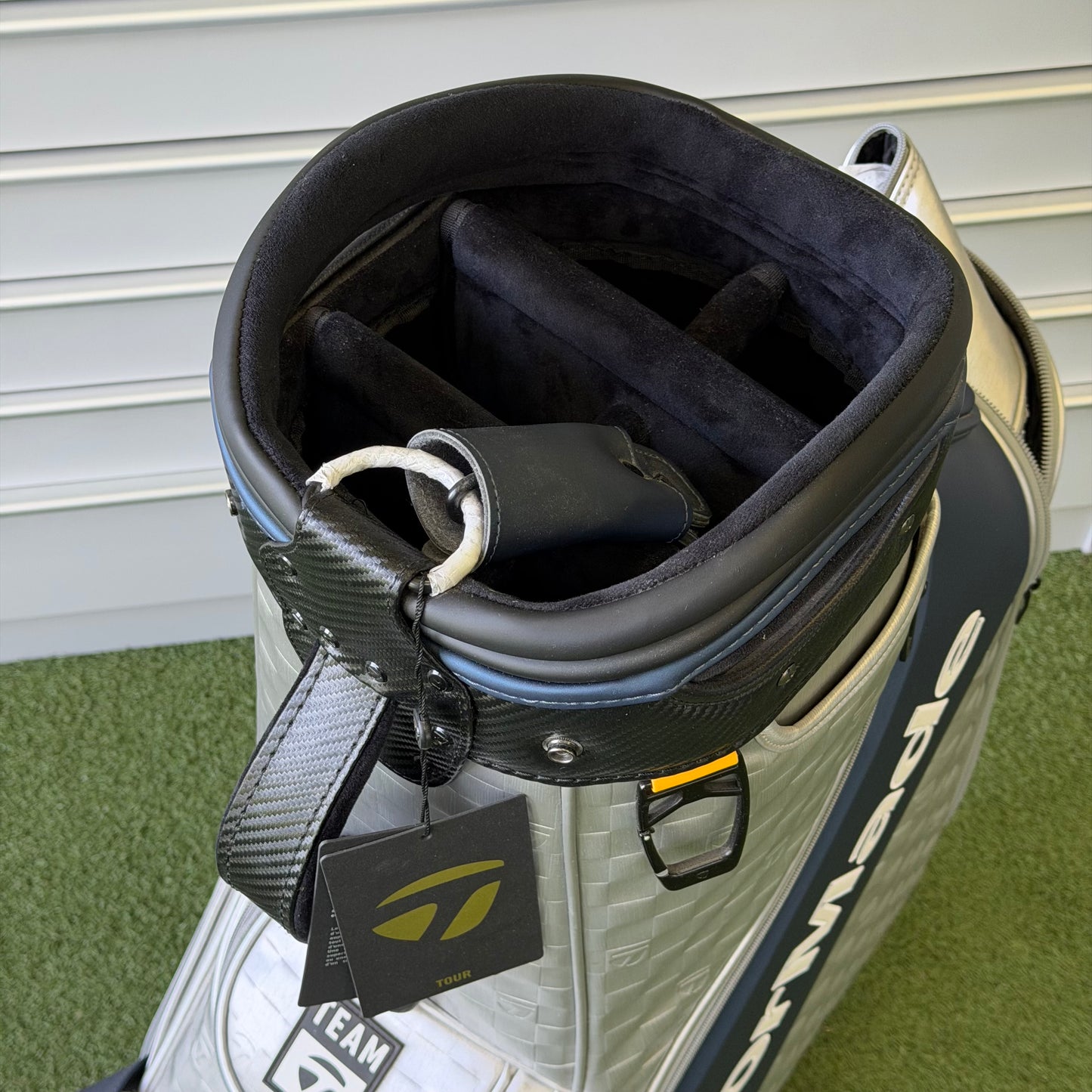 TaylorMade Qi10 Tour Golf Bag