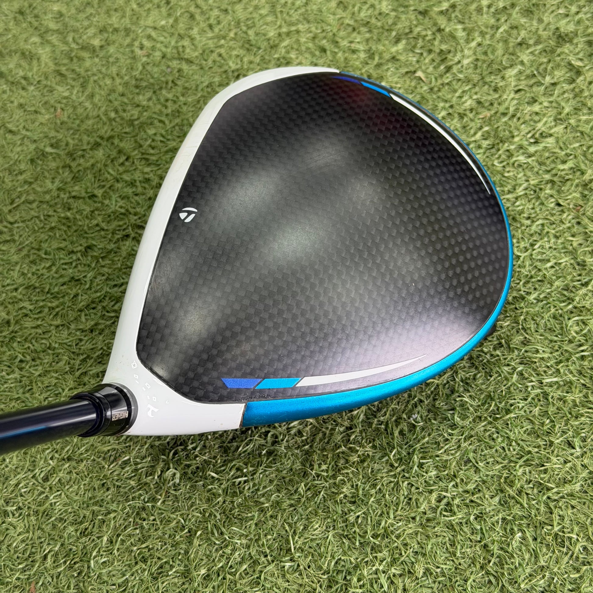 TaylorMade SIM2 Max Driver / 10.5 Degree / Regular Flex - Pre Owned Golf 