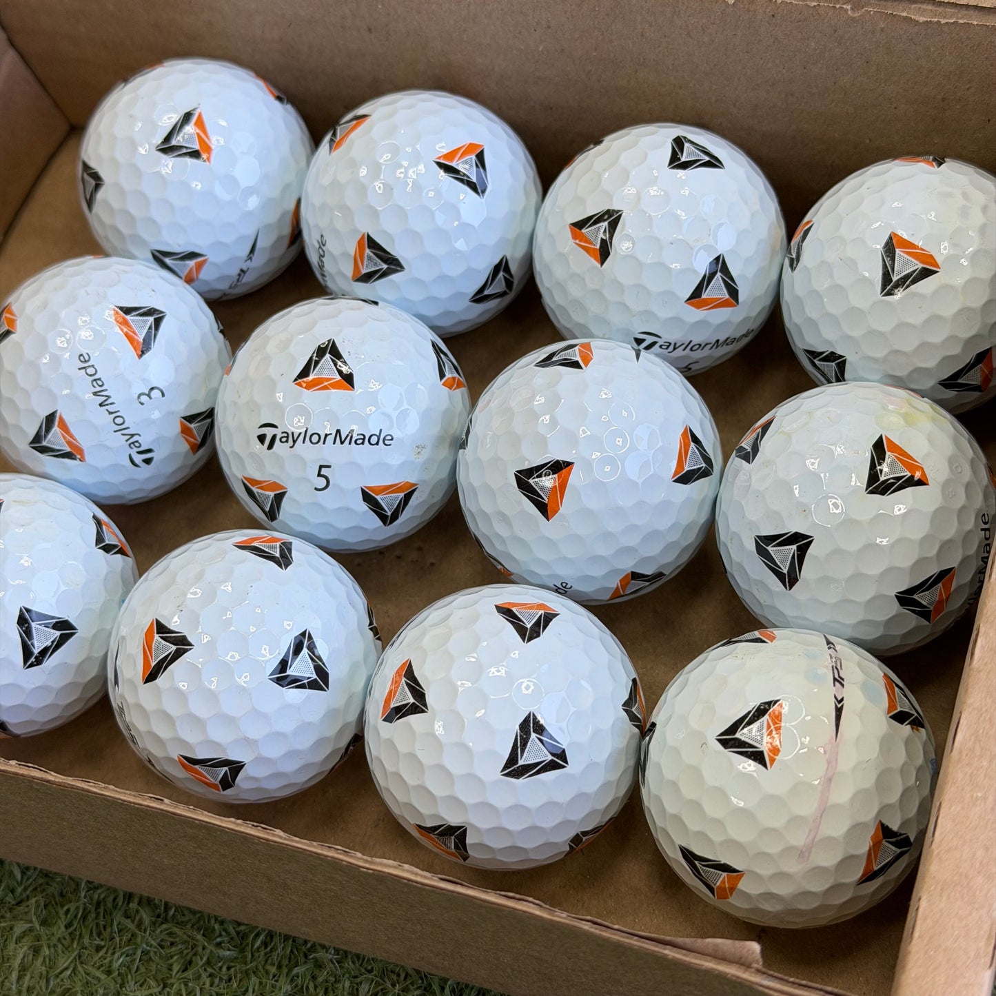 TaylorMade TP5 Pix Lake Ball Dozen (12 Balls)