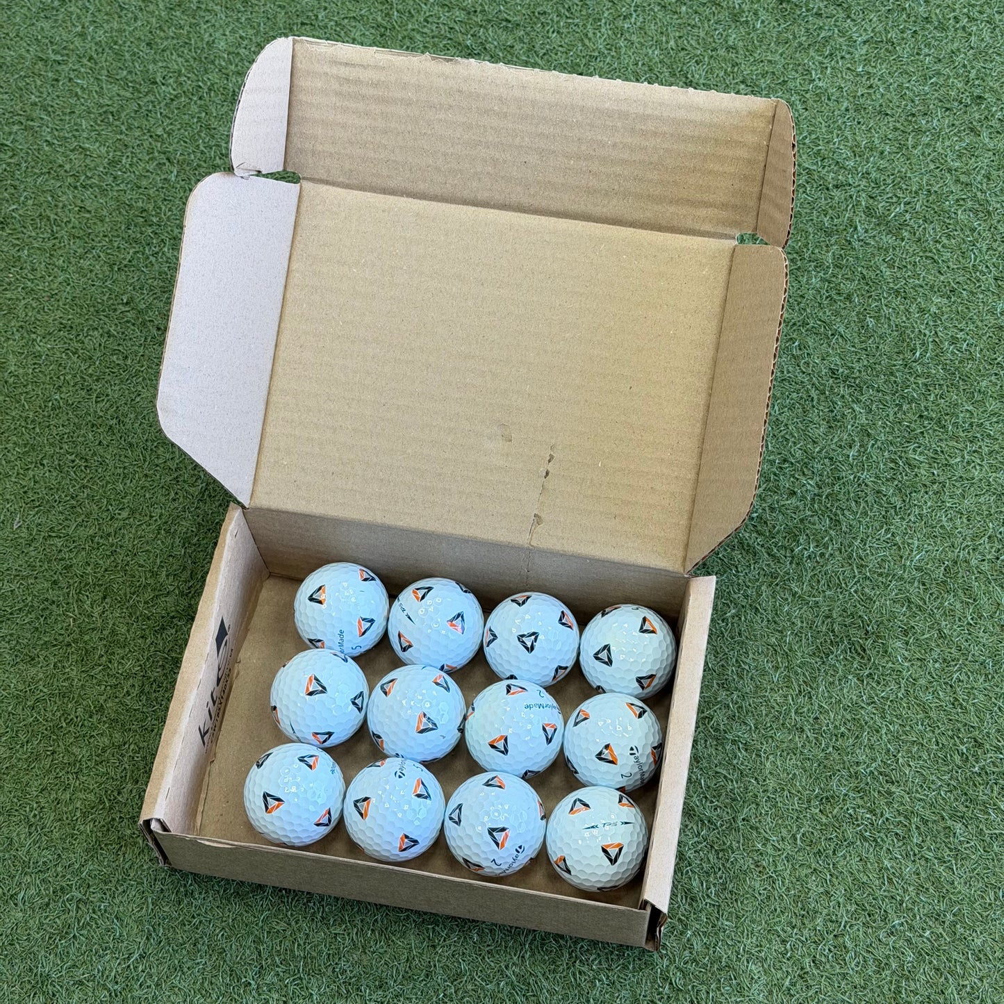 TaylorMade TP5 Pix Lake Ball Dozen (12 Balls)