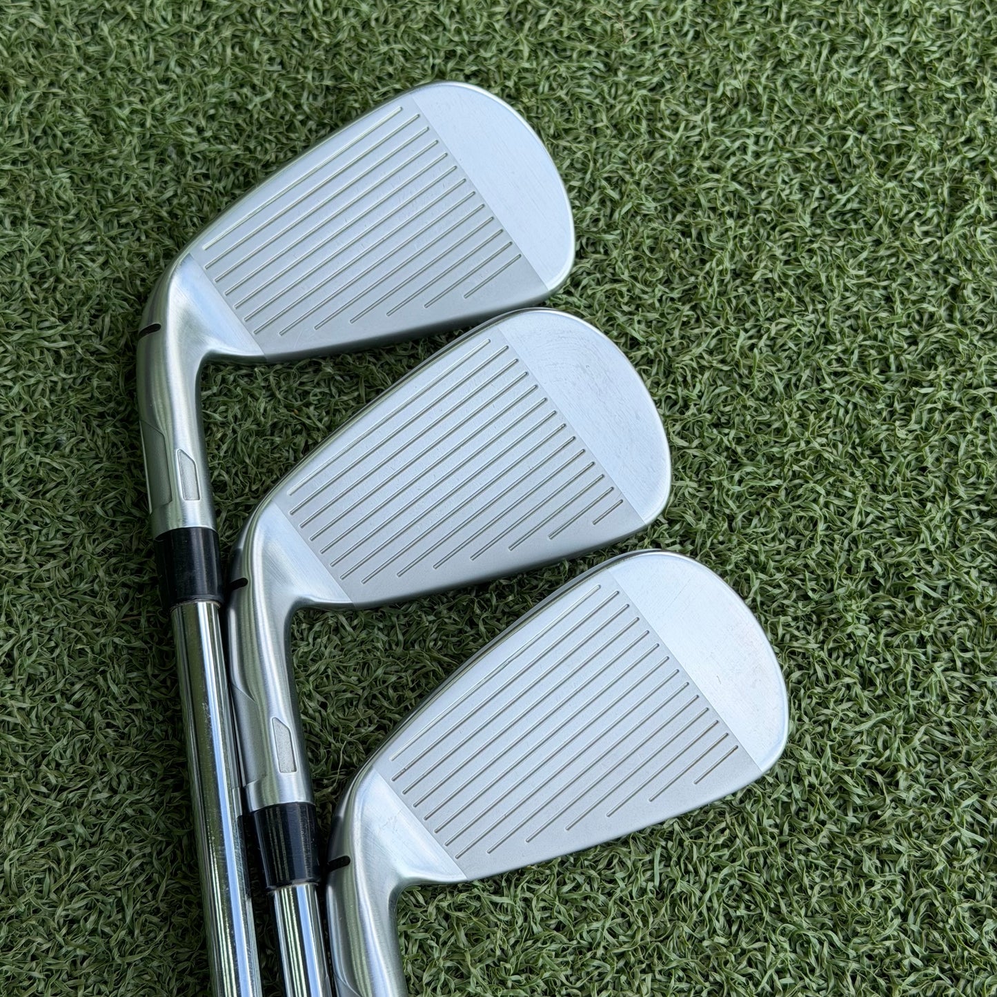 TaylorMade Qi HL Golf Iron Set / 5-PW / Regular Flex