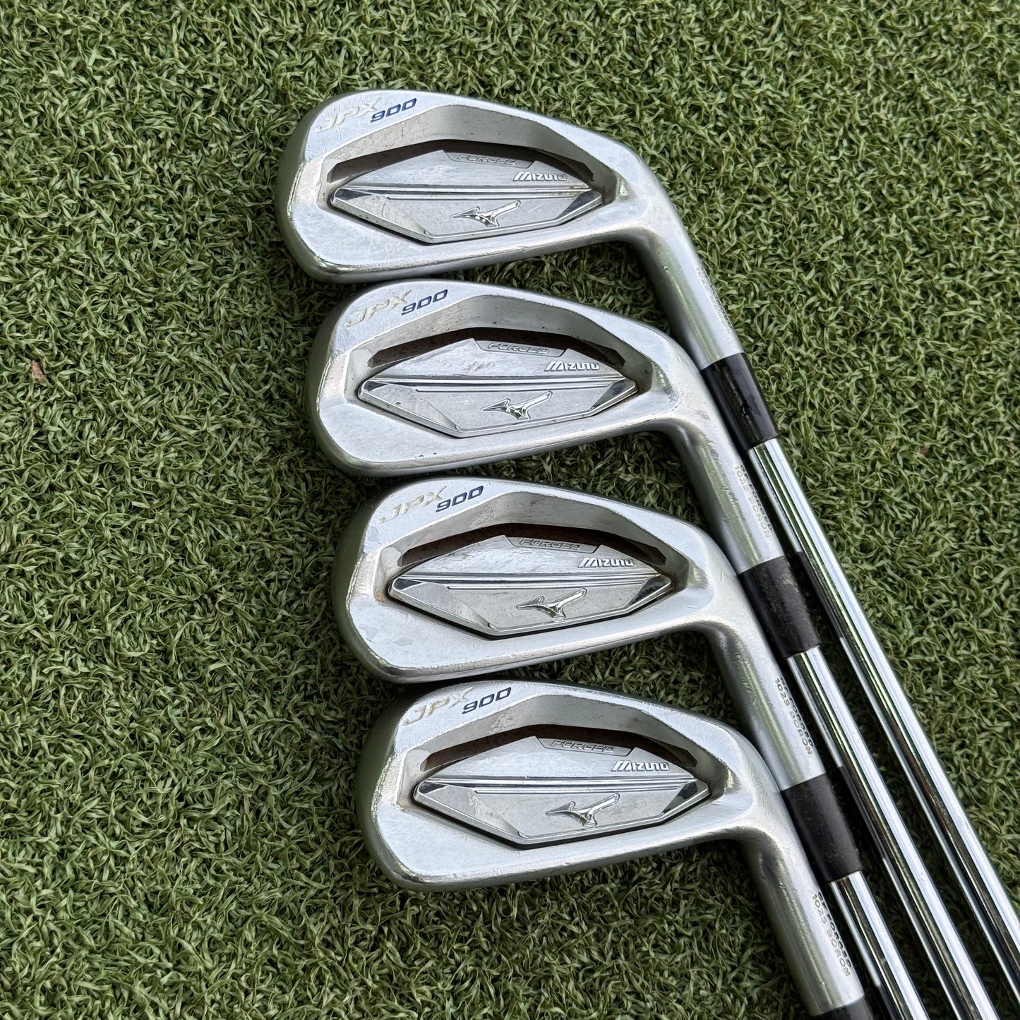Mizuno JPX 900 Forged Iron Set / 4-PW / Regular Flex