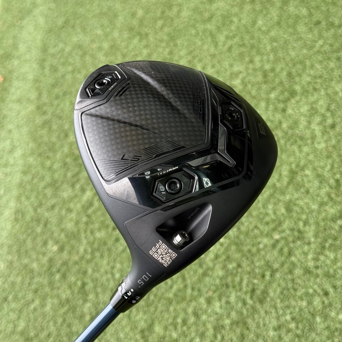 Cobra DS-Adapt LS Golf Driver / 10.5 Degree / Stiff Flex