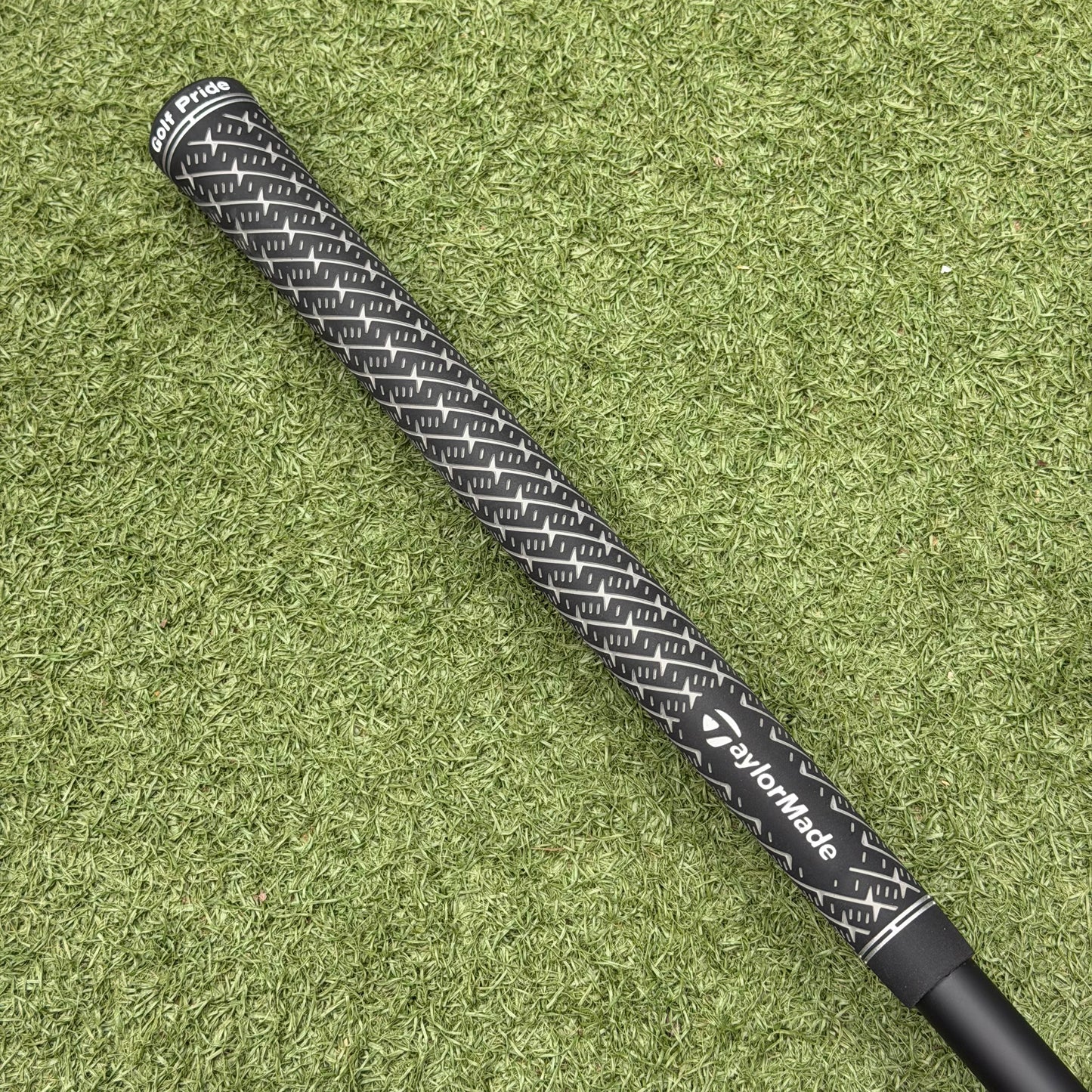 TaylorMade Qi35 Golf Driver / 10.5 Degree / Regular Flex