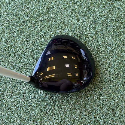 Titleist 915D3 Golf Driver / 9.5 Degree / Stiff Flex