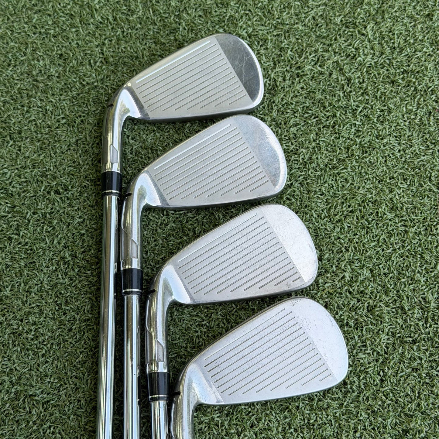 TaylorMade SIM Max Golf Iron Set / 4-PW / Regular Flex