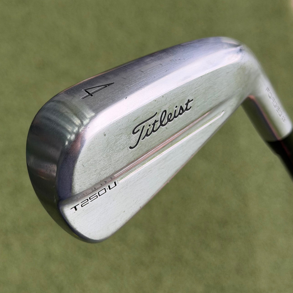 Titleist T250U #4 Utility Iron / 22 Degree / Regular Flex HZRDUS RDX Smoke
