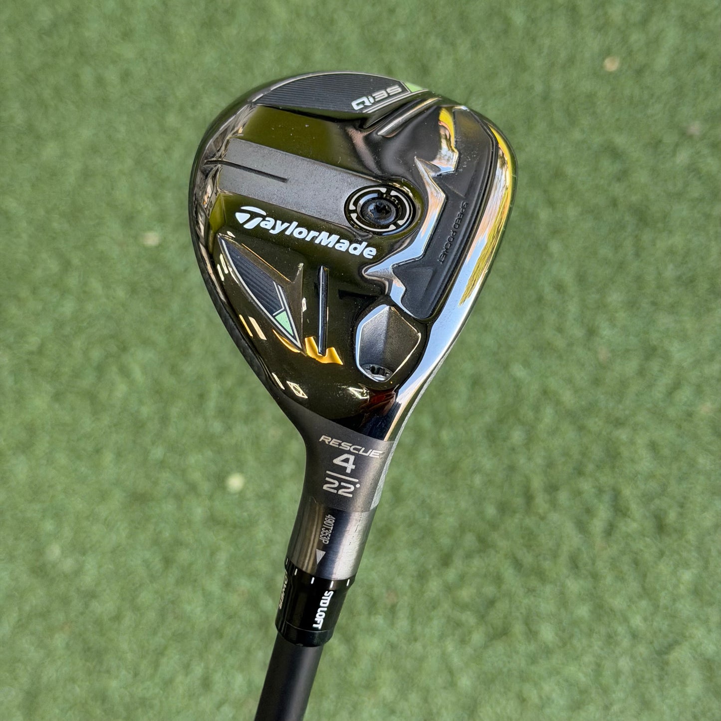 TaylorMade Qi35 #4 Hybrid / 22 Degree / Stiff Flex
