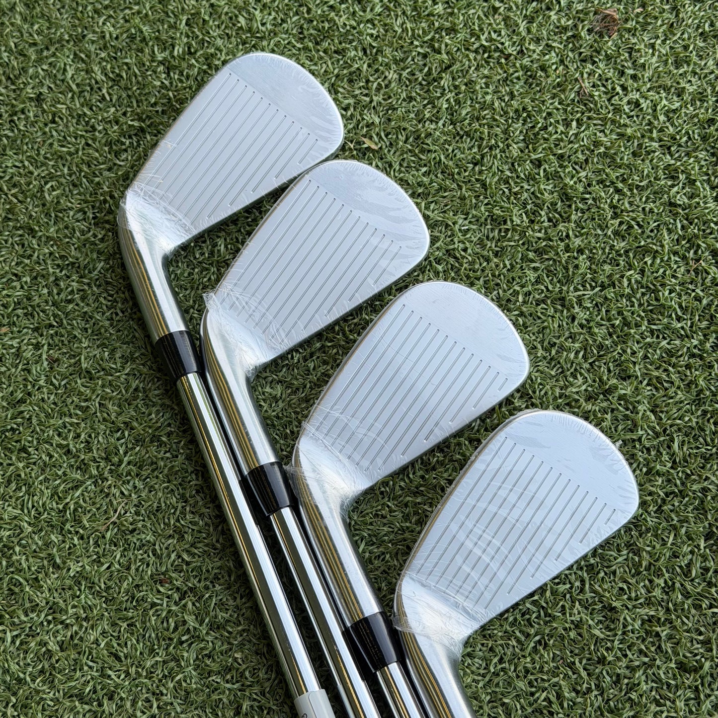 Titleist T100 2023 Iron Set / 4-PW / Stiff Flex