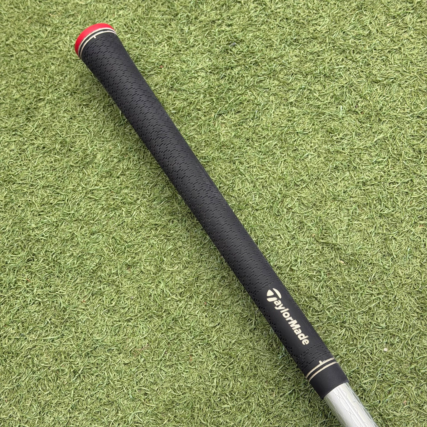 TaylorMade R15 Golf Driver / 10.5 Degree / Regular Flex - Pre Owned Golf 