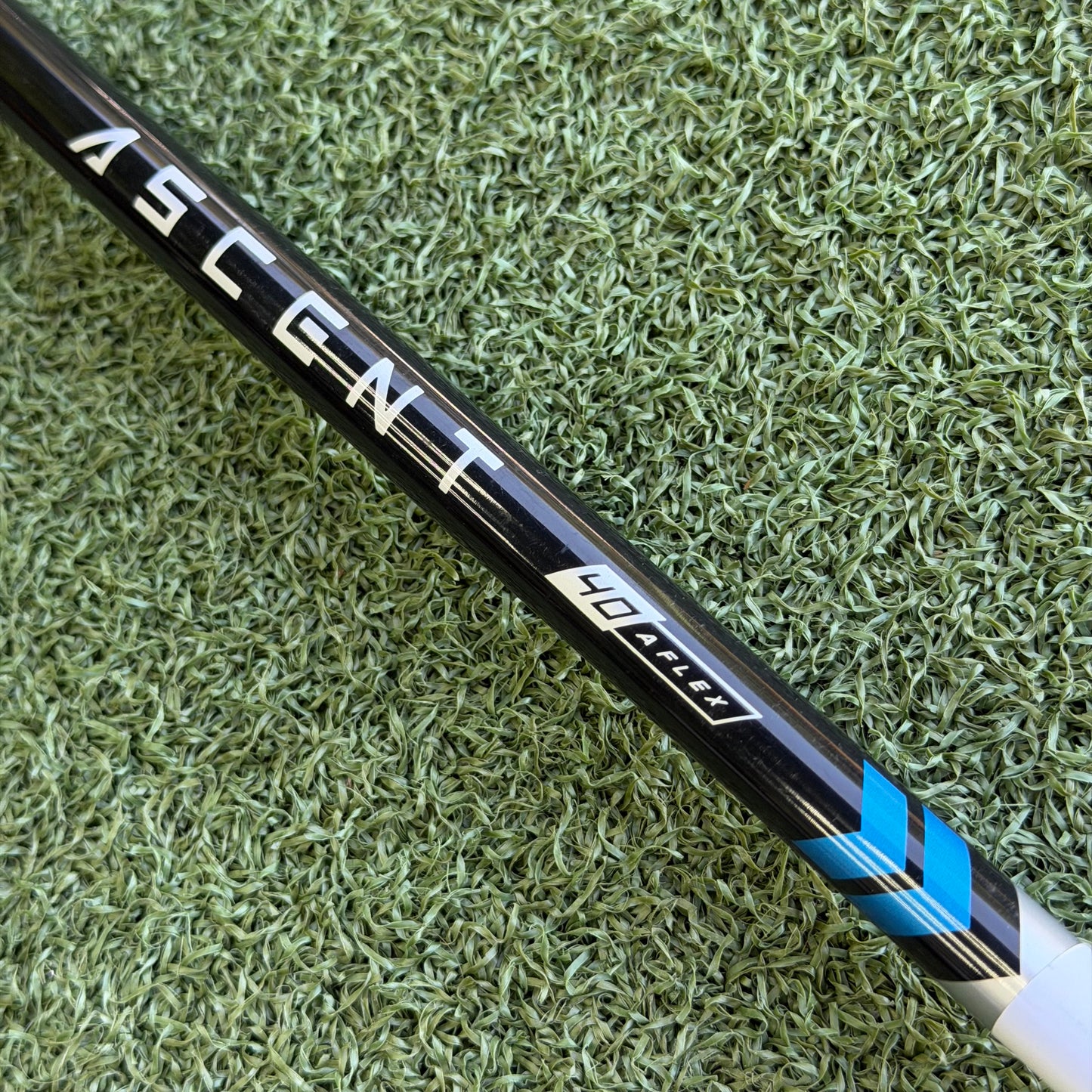 Cleveland Hi Bore XL Lite Golf Driver / 9-12 Degree / Senior Flex