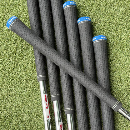 TaylorMade Qi Golf Iron Set / 5-PW + AW / Regular Flex - Pre Owned Golf 