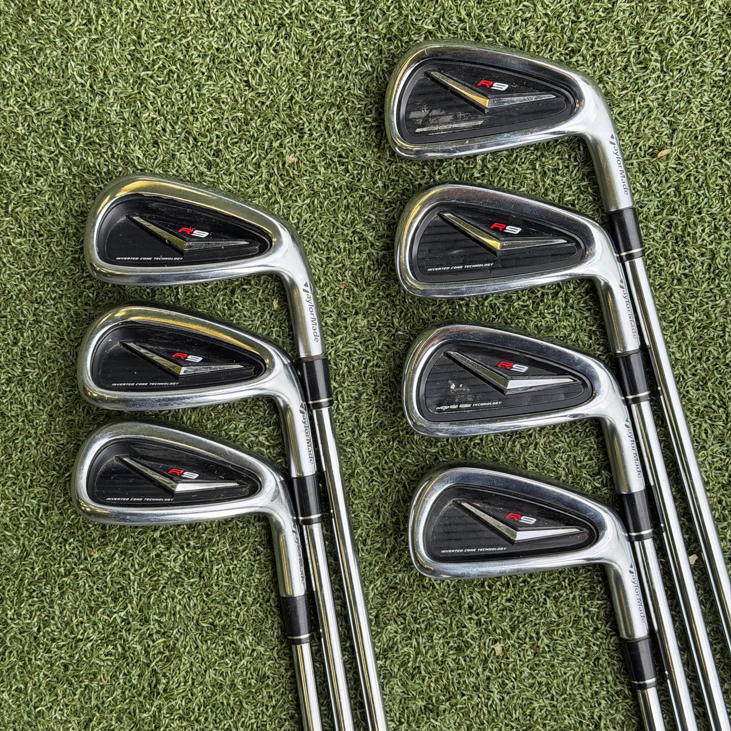 TaylorMade R9 Iron Set / 4-PW / Regular Flex