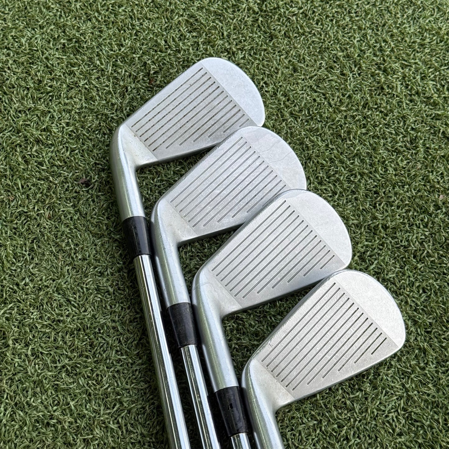 Mizuno JPX 900 Forged Iron Set / 4-PW / Regular Flex