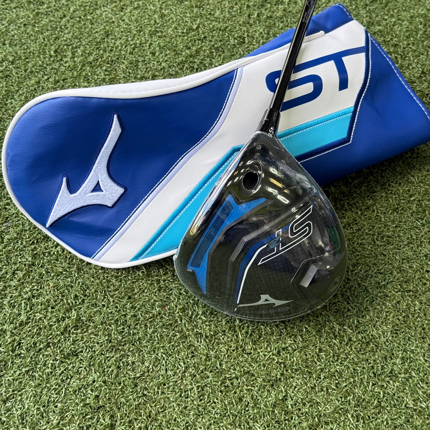 Mizuno ST-Z 230 Golf Driver / 9.5 Degree / Stiff Flex