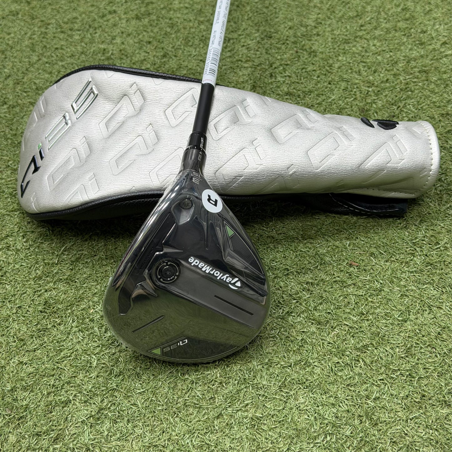 TaylorMade Qi35 #3 Fairway Wood / 15 Degree / Regular Flex