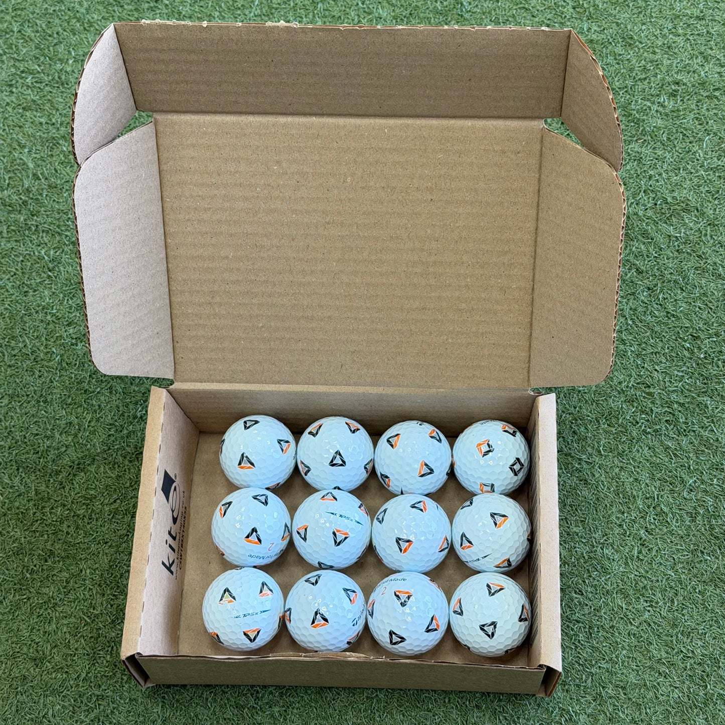 TaylorMade TP5x Pix Lake Ball Dozen (12 Balls)