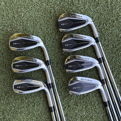TaylorMade Qi Golf Iron Set / 5-PW + SW / Regular Flex