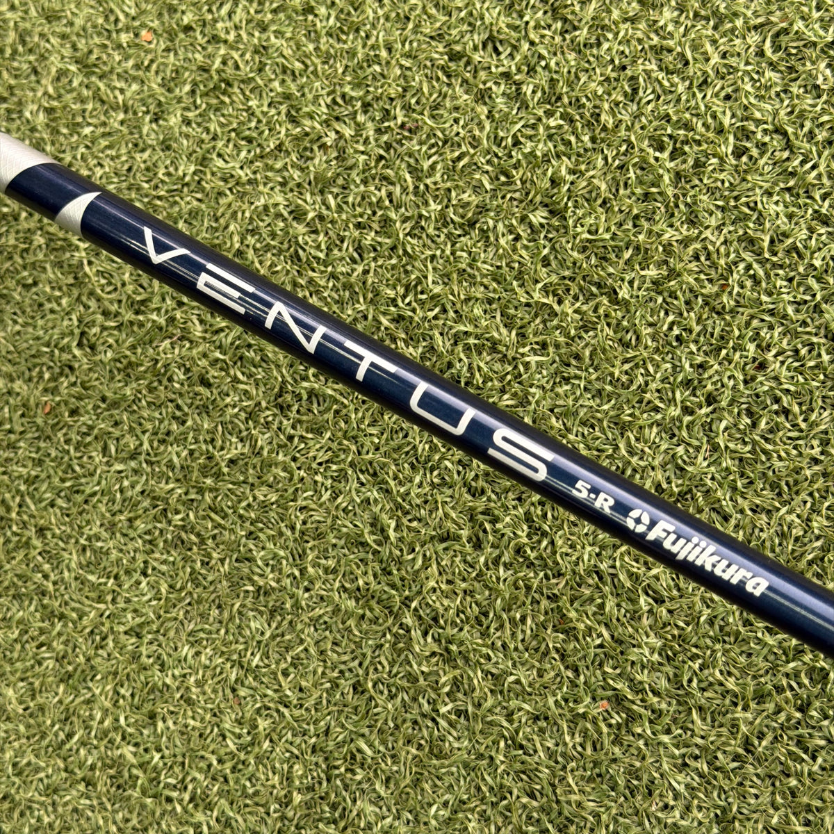 TaylorMade SIM2 Max Driver / 10.5 Degree / Regular Flex