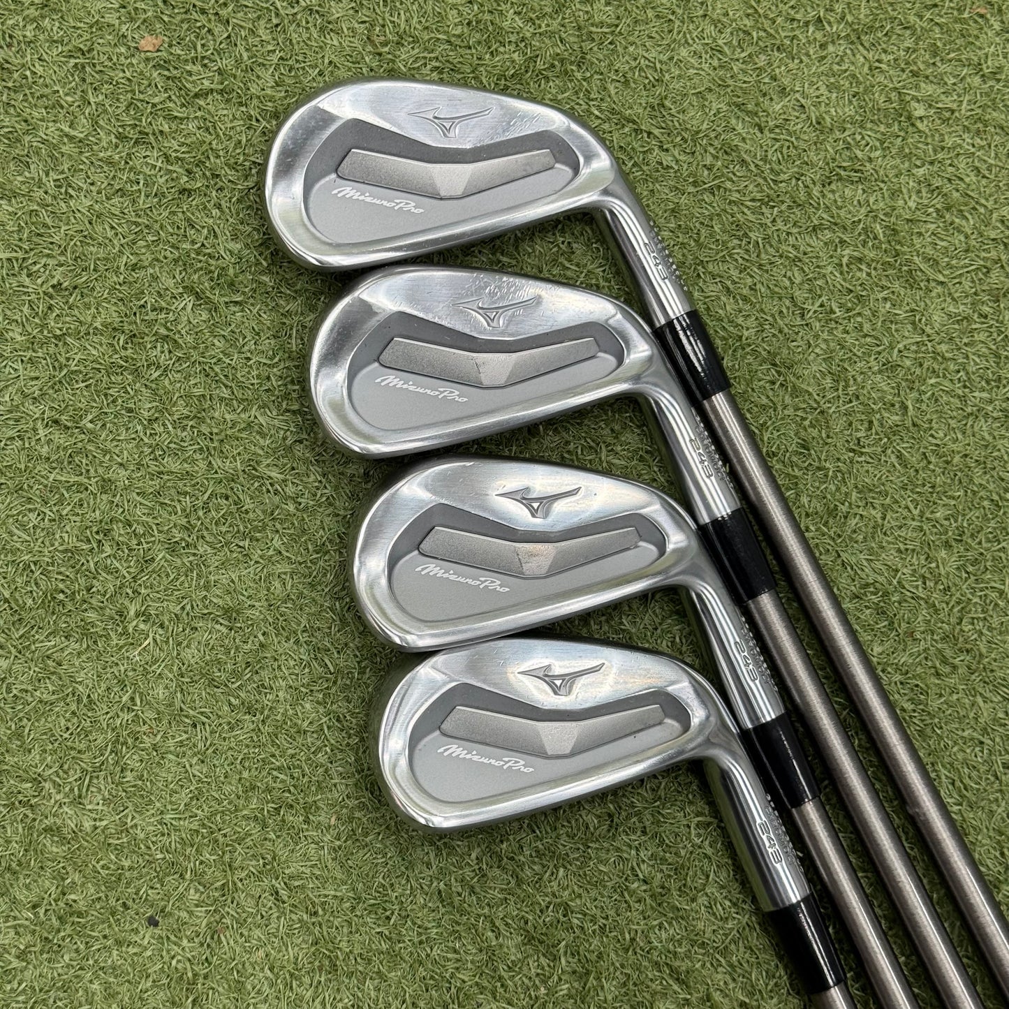 Mizuno Pro 243 Iron Set / 4-PW / Regular Flex