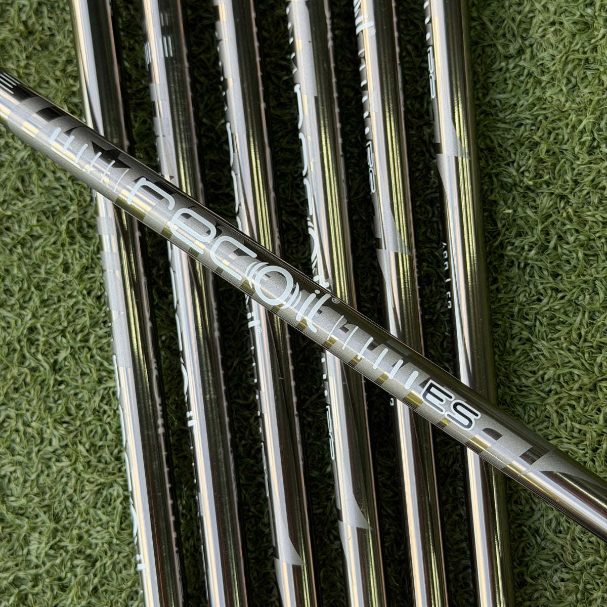 TaylorMade M CGB (2017) Iron Set / 5-SW / Regular Flex Graphite Shafts